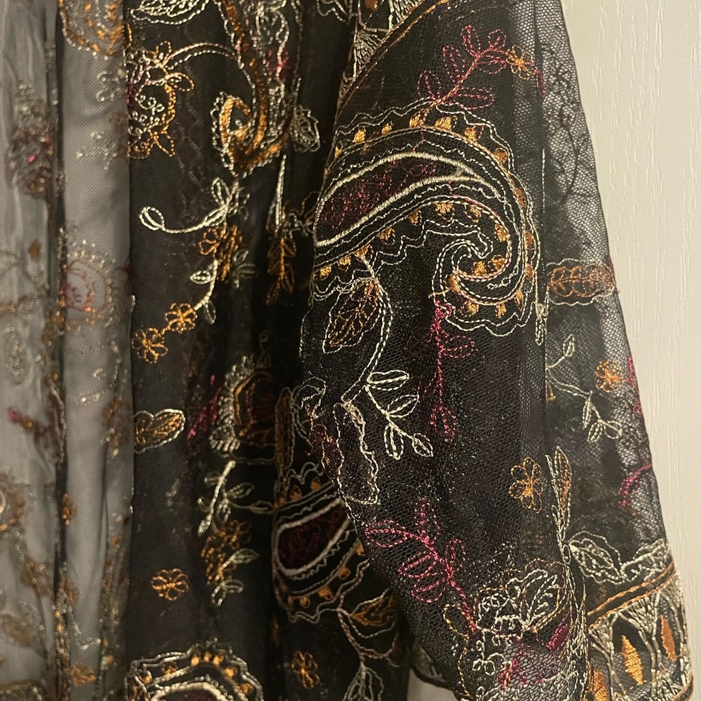 Black Lace Coverup M/L Paisley Designs - Picture 3 of 5